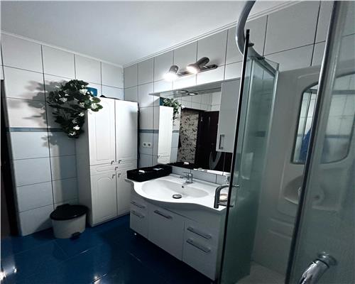 Apartament cu 3 camere 2 bai si 2 locuri de parcare in Turnisor