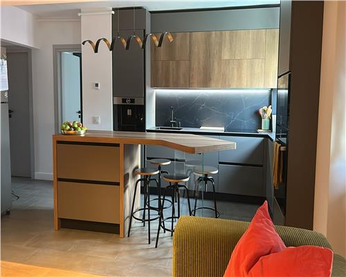 Apartament modern cu 4 camere 2 bai si logie inchis in Strand