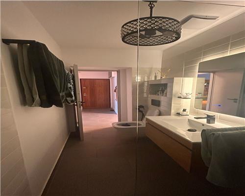 Apartament modern cu 4 camere 2 bai si logie inchis in Strand