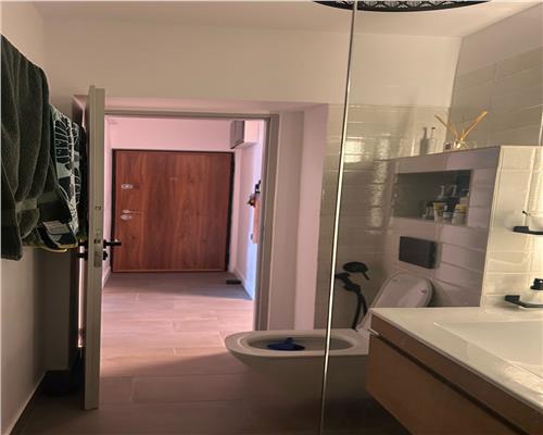 Apartament modern cu 4 camere 2 bai si logie inchis in Strand