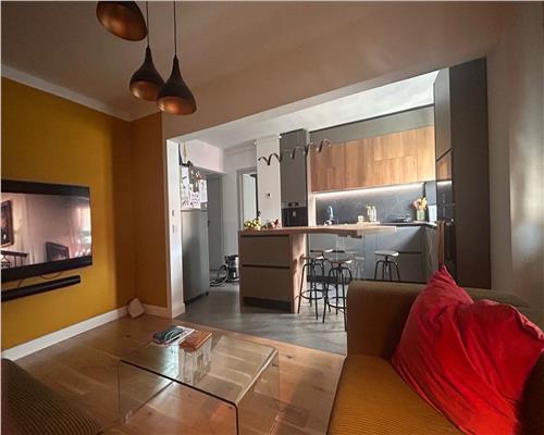 Apartament modern cu 4 camere 2 bai si logie inchis in Strand