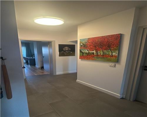 Apartament modern cu 4 camere 2 bai si logie inchis in Strand