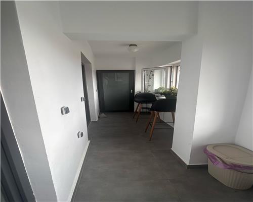 Apartament modern cu 4 camere 2 bai si logie inchis in Strand
