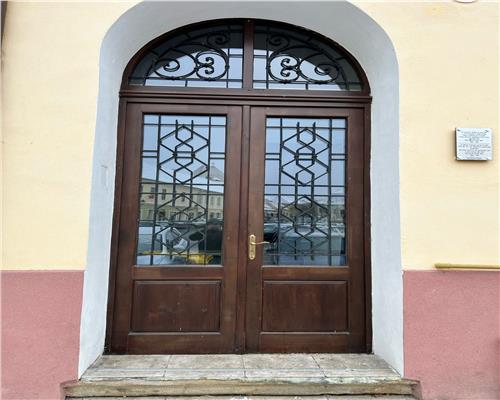 Casa renovata complet in Medias zona ultracentrala