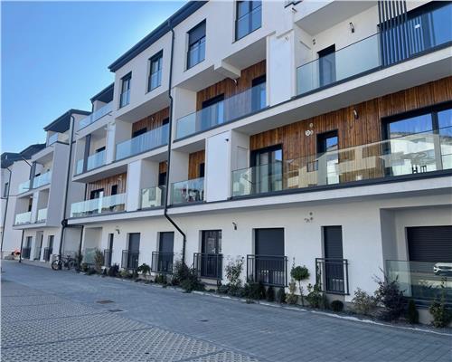 Apartament intabulat la CHEIE cu 3 camere 2 balcoane Doamna Stanca