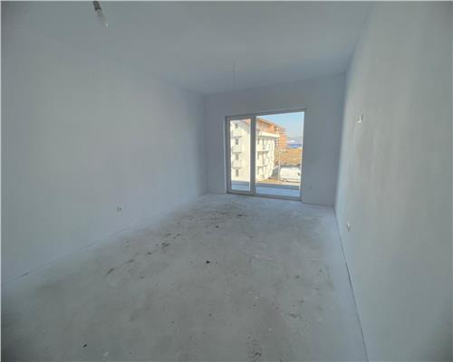 Apartament intabulat la CHEIE cu 3 camere 2 balcoane Doamna Stanca