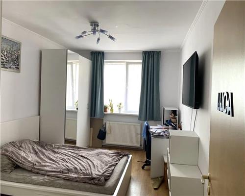 Apartament 3 camere cu balcon zona Rahova