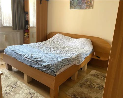 Apartament 3 camere cu balcon zona Rahova