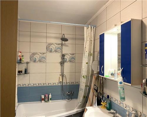 Apartament 3 camere cu balcon zona Rahova