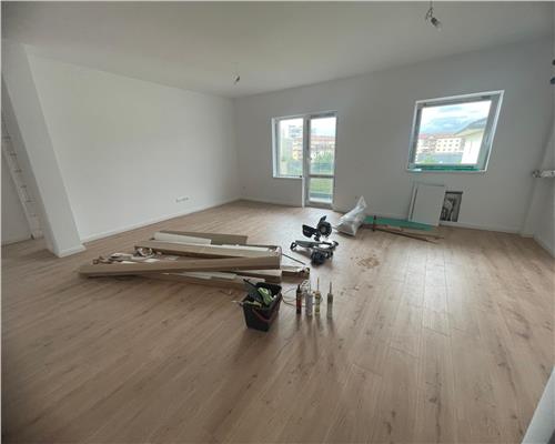 Apartament decomandat etaj 1 la cheie 56 mp utili balcon 7 mp Doamna Stanca