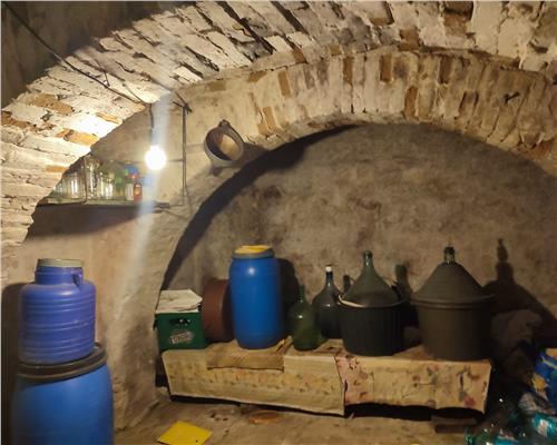 Casa cu 4 camere 2 bai si 900 mp teren in Seica Mica