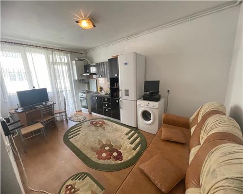 Apartament 2 camere cu balcon si parcare zona Calea Cisnadiei