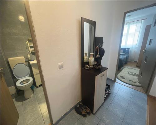 Apartament 2 camere cu balcon si parcare zona Calea Cisnadiei