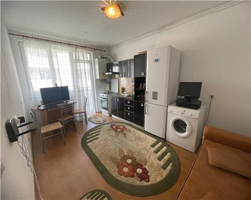 Apartament 2 camere cu balcon si parcare zona Calea Cisnadiei