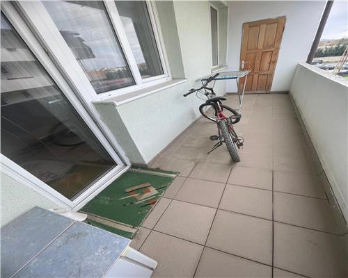 Apartament 2 camere cu balcon si parcare zona Calea Cisnadiei