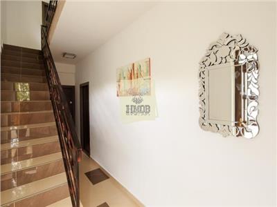 Apartament de LUX la vila cu 3 camere si balcon in zona Trei Stejari