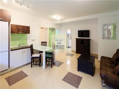 Apartament de LUX la vila cu 3 camere si balcon in zona Trei Stejari