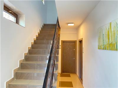 Apartament de LUX la vila cu 3 camere si balcon in zona Trei Stejari