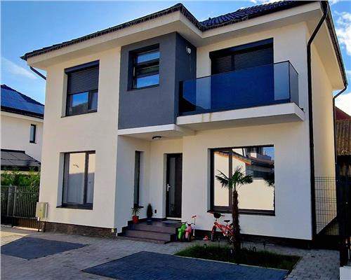 Casa individuala cu 4 camere 3 bai curte libera 225 mp in Selimbar