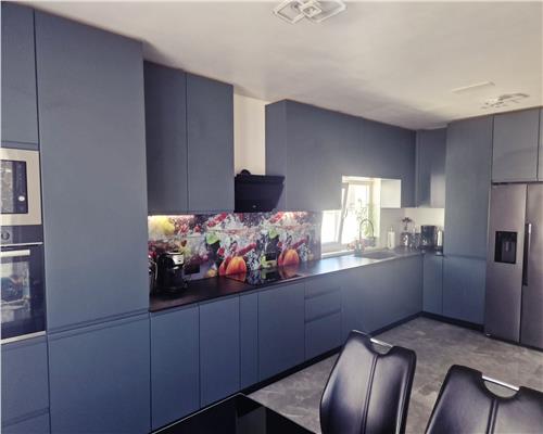 Casa individuala cu 4 camere 3 bai curte libera 225 mp in Selimbar
