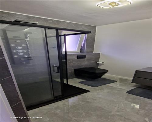 Casa individuala cu 4 camere 3 bai curte libera 225 mp in Selimbar