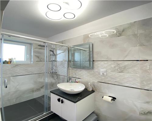 Penthouse lux 3 camere 2 bai terasa 120 mp parcare subterana zona Centrala
