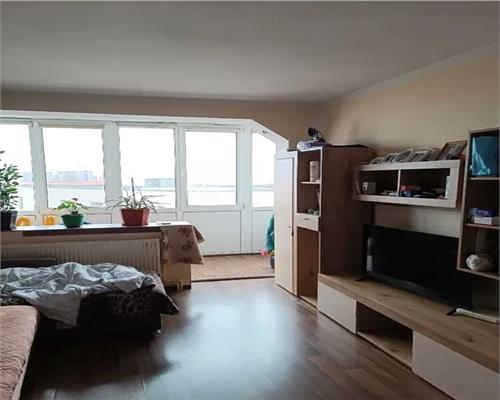 Apartament 2 camere decomandat cu balcon in zona Ciresica