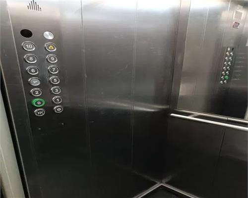 Apartament 2 camere decomandat cu balcon in zona Ciresica