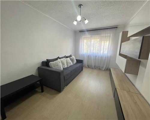 Apartament cu 3 camere si balcon etaj 2 in Vasile Aaron