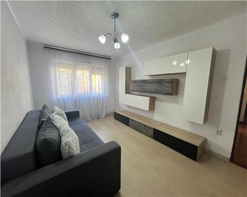 Apartament cu 3 camere si balcon etaj 2 in Vasile Aaron