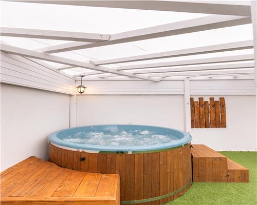Penthouse cu 2 terase jacuzzi si loc de parcare in Deventer