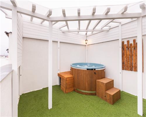 Penthouse cu 2 terase jacuzzi si loc de parcare in Deventer