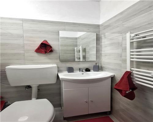Garsoniera Moderna complet Renovata in zona Broscarie