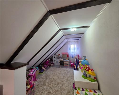 Apartament cu 4 Camere Balcon si Parcare in Selimbar