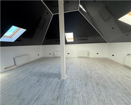 Casa cu 4 camere si 3 bai pretabila birouri in Sura  Mare