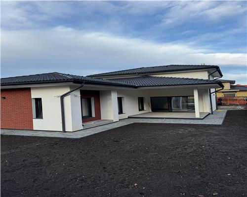 Casa individuala cu 4 camere 526mp teren in Selimbar