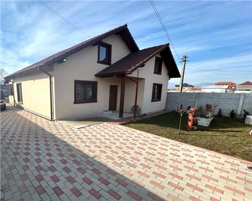 Casa individuala cu 4 camere 600 mp in Cristian