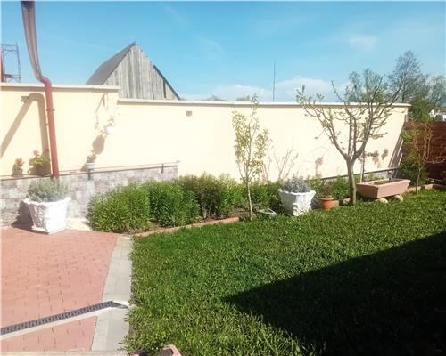 Casa individuala cu 4 camere 600 mp in Cristian