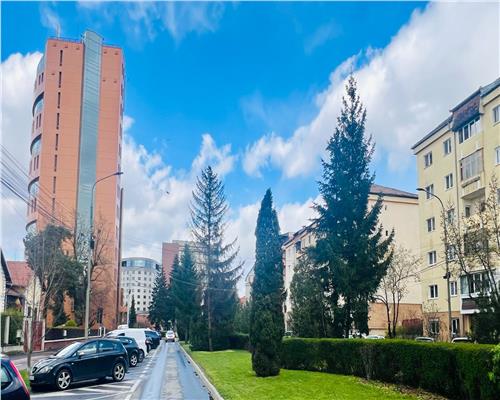 Apartament Pet Friendly etajul 1 cu  3 camere balcon zona centrala
