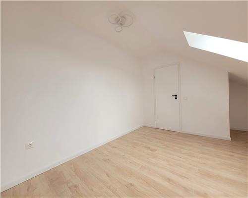 Apartament la cheie pe 2 niveluri 67 mp 2 camere 2 bai balcon Ciresica
