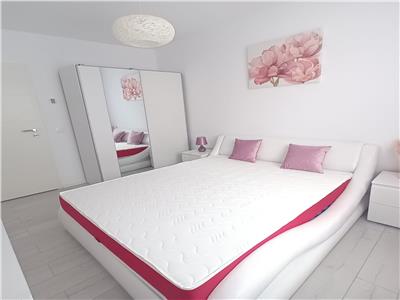 Apartament nou de lux cu 3 camere si balcon pe Bd Mihai Viteazu