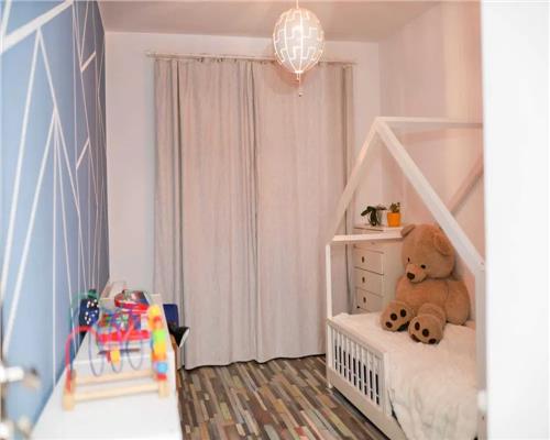 Apartament 3 camere cu balcon zona City Residence