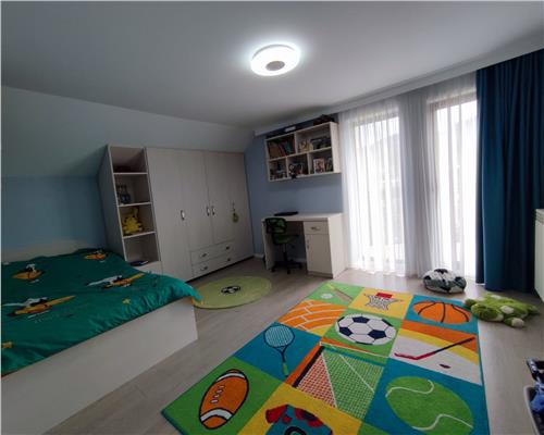 Casa cu 4 camere 3 bai garaj inchis si teren 550 mp in Tocile