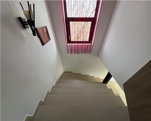 Casa  260 mpu 7 camere 5 bai filigorie teren 500 mp Selimbar
