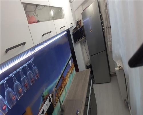 Studio modern 38.5 mpu balcon inchis si pivnita in Lazaret