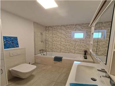Casa noua cu 3 camere 2 bai si dressing zona Centrala