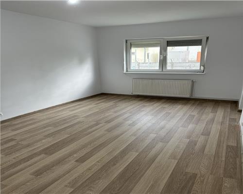Studio recent renovat 32 mpu in SubArini