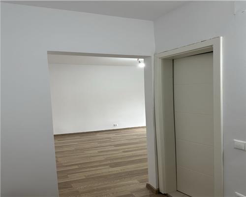 Studio recent renovat 32 mpu in SubArini