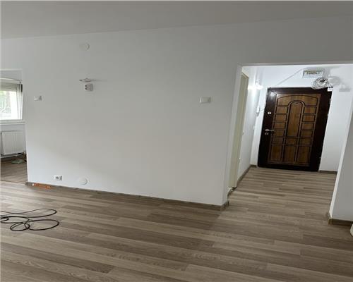 Studio recent renovat 32 mpu in SubArini