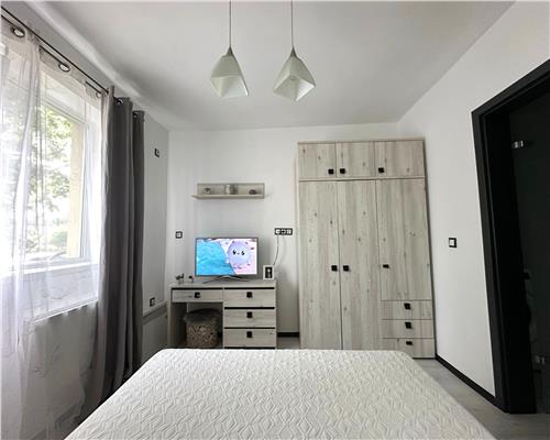 Garsoniera moderna cu parcare in zona Vasile Aron
